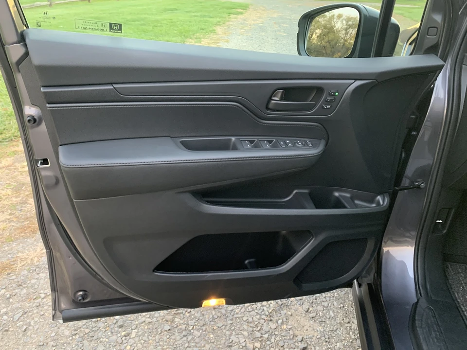 2025 Honda Odyssey - Image 12 of 21