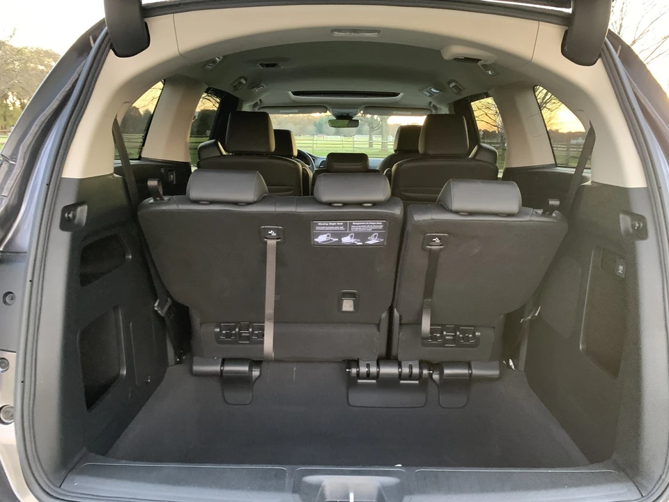 2025 Honda Odyssey - Image 16 of 21