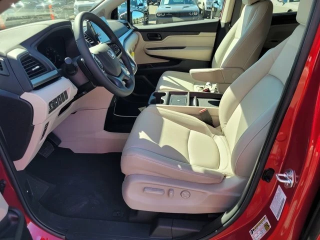 2025 Honda Odyssey - Image 10 of 12