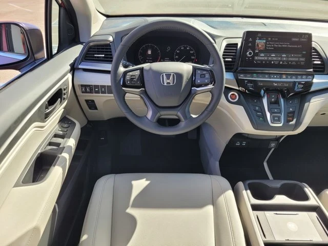 2025 Honda Odyssey - Image 8 of 12