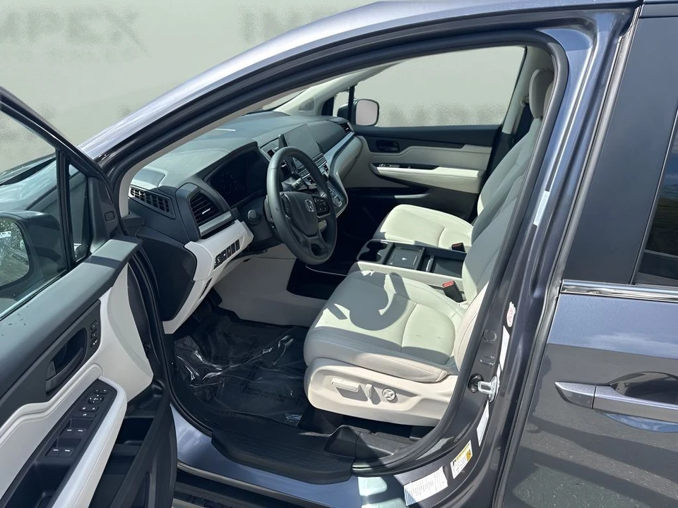 2025 Honda Odyssey - Image 9 of 21