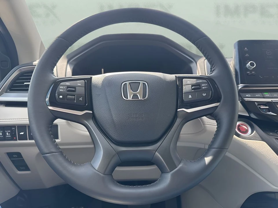 2025 Honda Odyssey - Image 14 of 21
