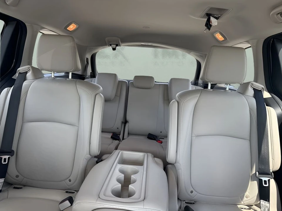 2025 Honda Odyssey - Image 11 of 21