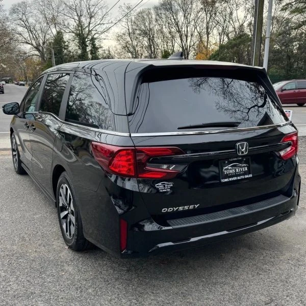 2025 Honda Odyssey - Image 4 of 12