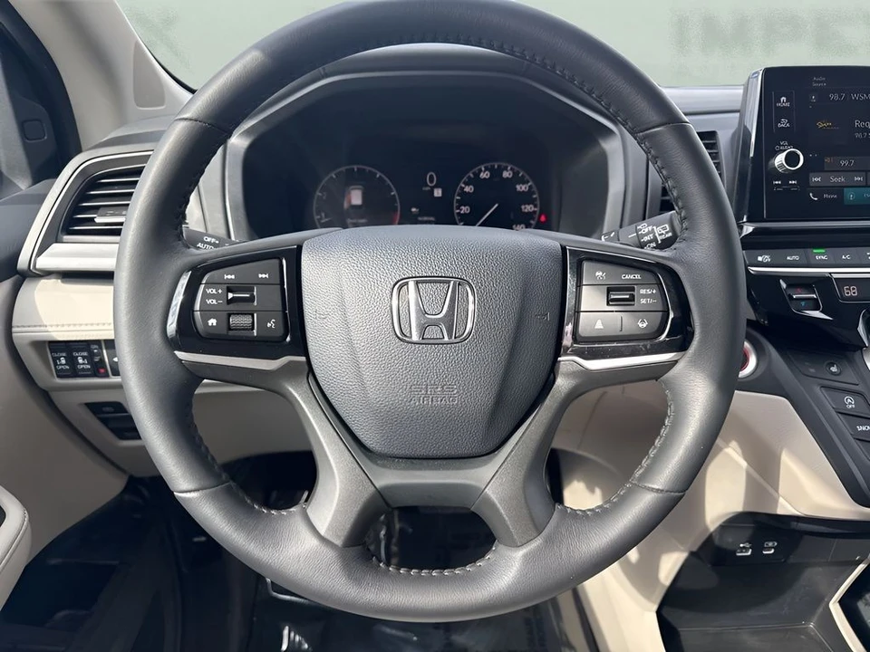 2025 Honda Odyssey - Image 16 of 21