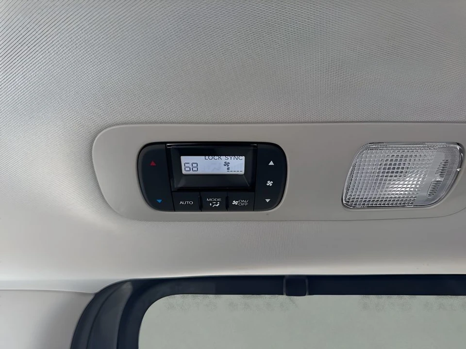 2025 Honda Odyssey - Image 14 of 21