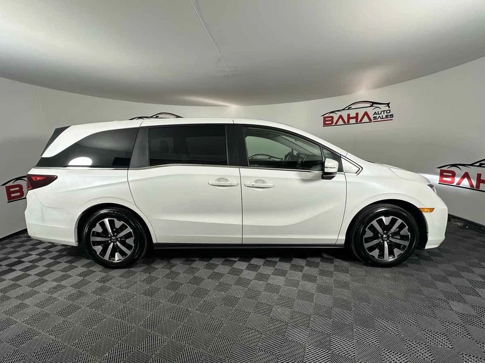 2025 Honda Odyssey - Image 10 of 21