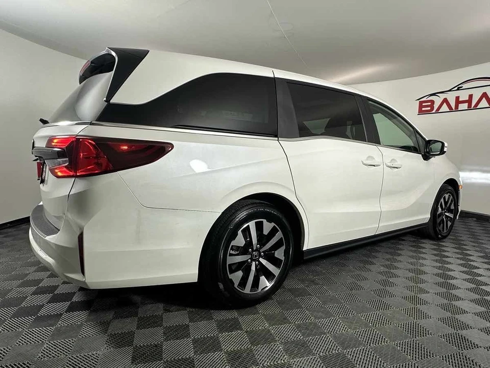 2025 Honda Odyssey - Image 9 of 21