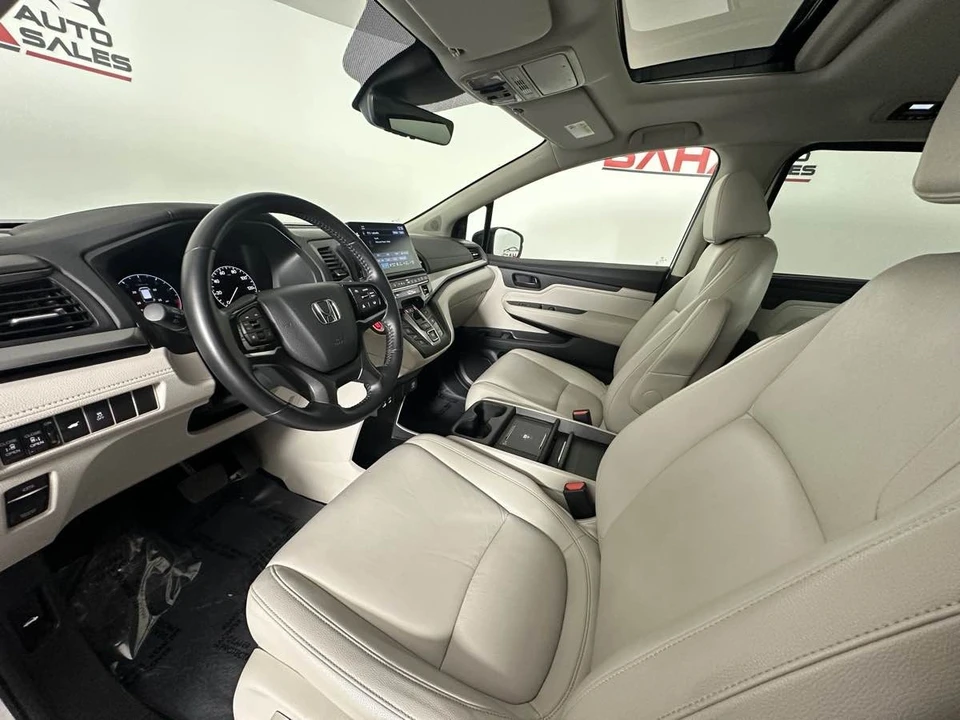 2025 Honda Odyssey - Image 19 of 21