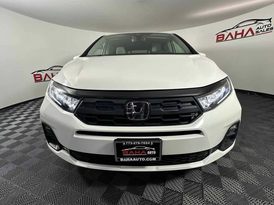 2025 Honda Odyssey - Image 14 of 21