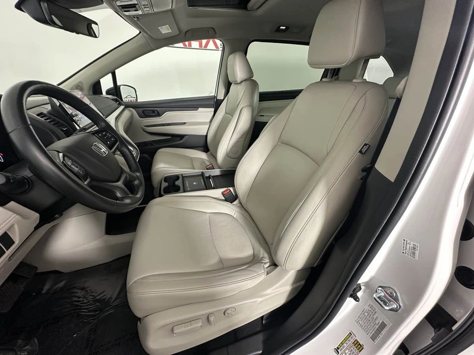 2025 Honda Odyssey - Image 20 of 21