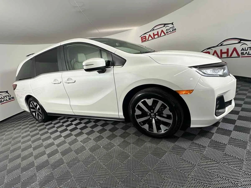 2025 Honda Odyssey - Image 12 of 21