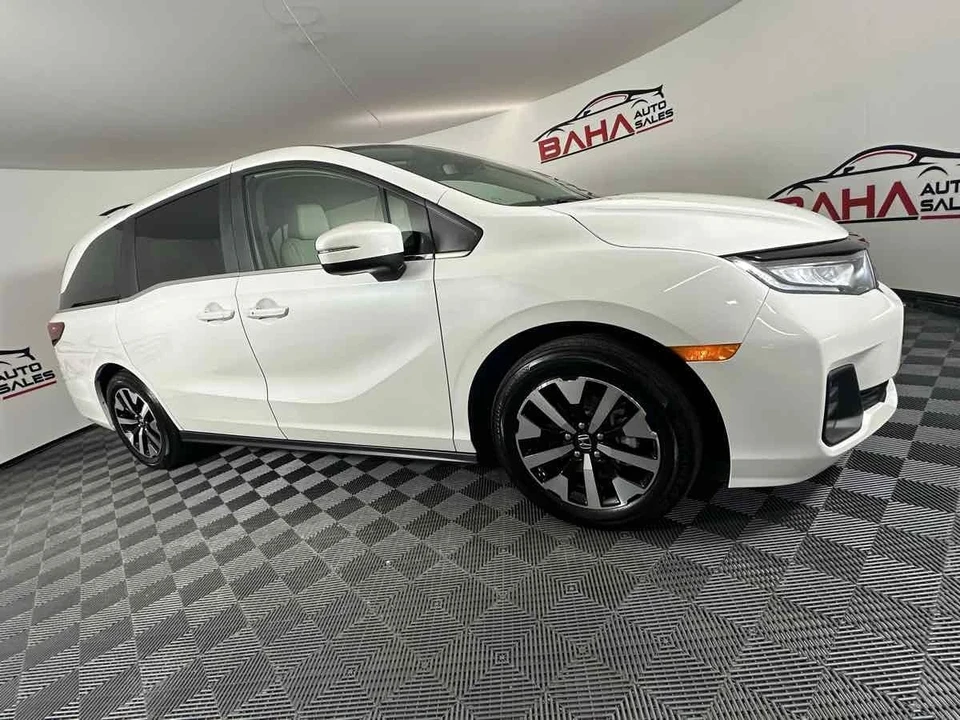 2025 Honda Odyssey - Image 12 of 21