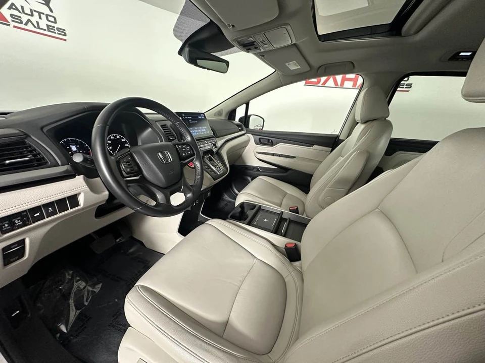 2025 Honda Odyssey - Image 19 of 21