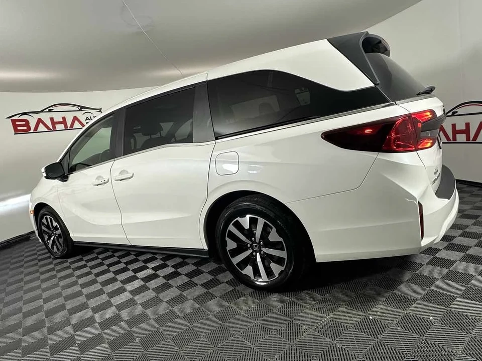 2025 Honda Odyssey - Image 6 of 21