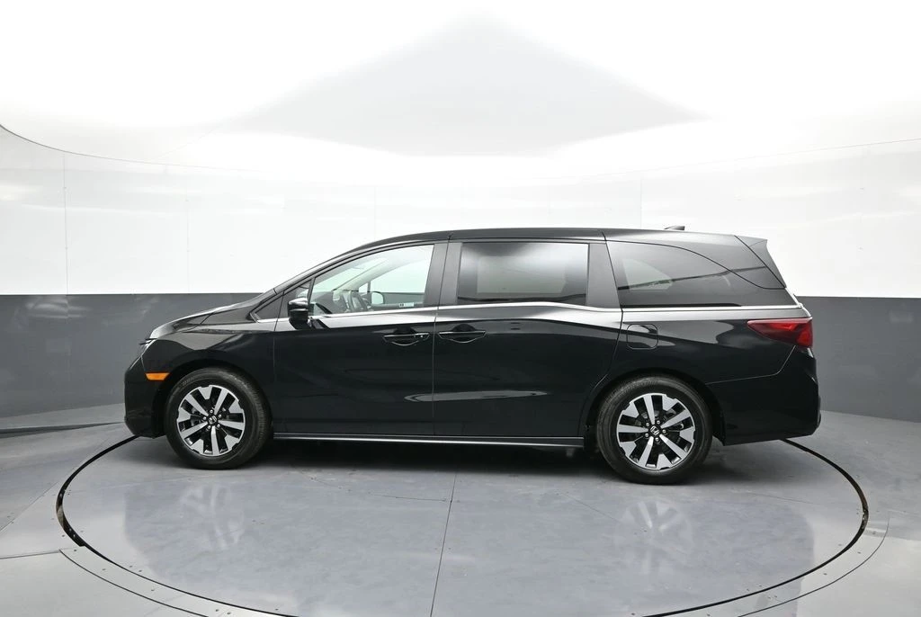 2025 Honda Odyssey - Image 9 of 12