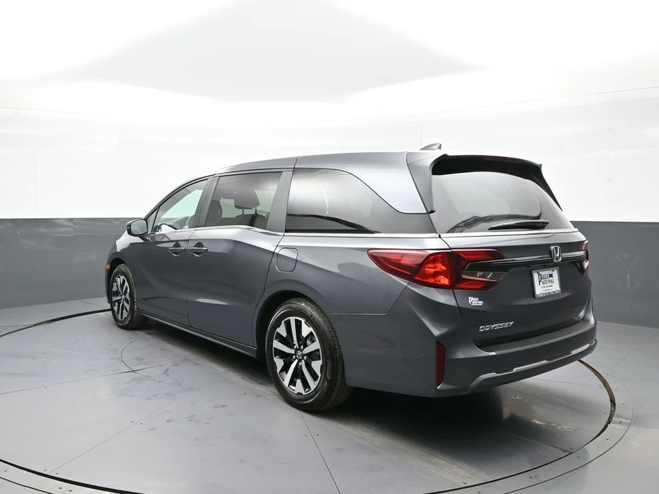 2025 Honda Odyssey - Image 8 of 12