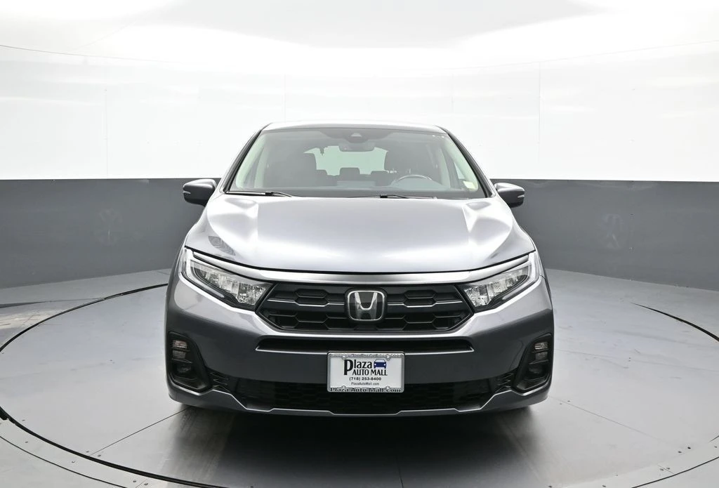 2025 Honda Odyssey - Image 2 of 12