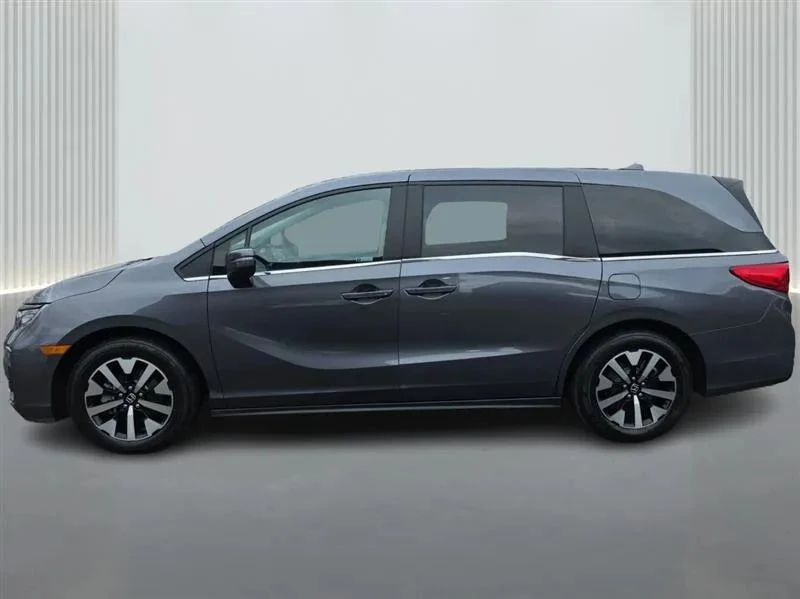 2025 Honda Odyssey - Image 2 of 12