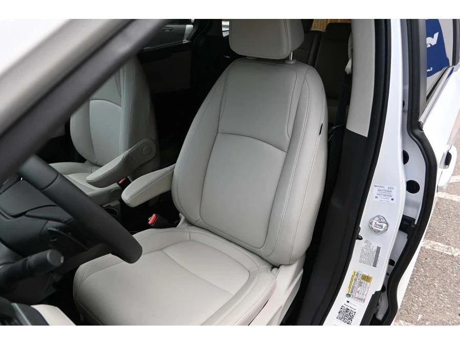 2025 Honda Odyssey - Image 14 of 21