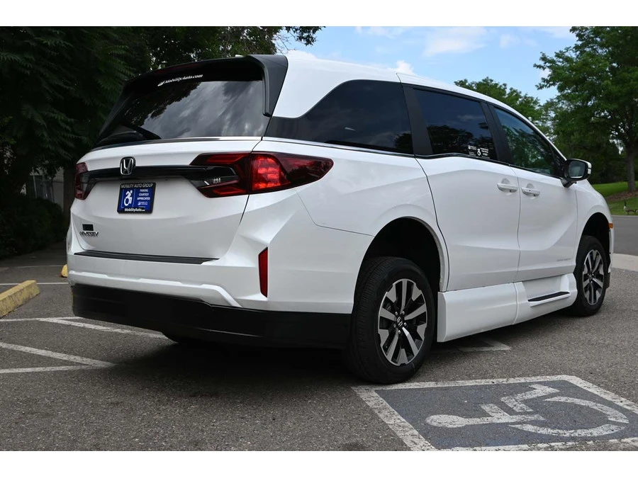 2025 Honda Odyssey - Image 6 of 12