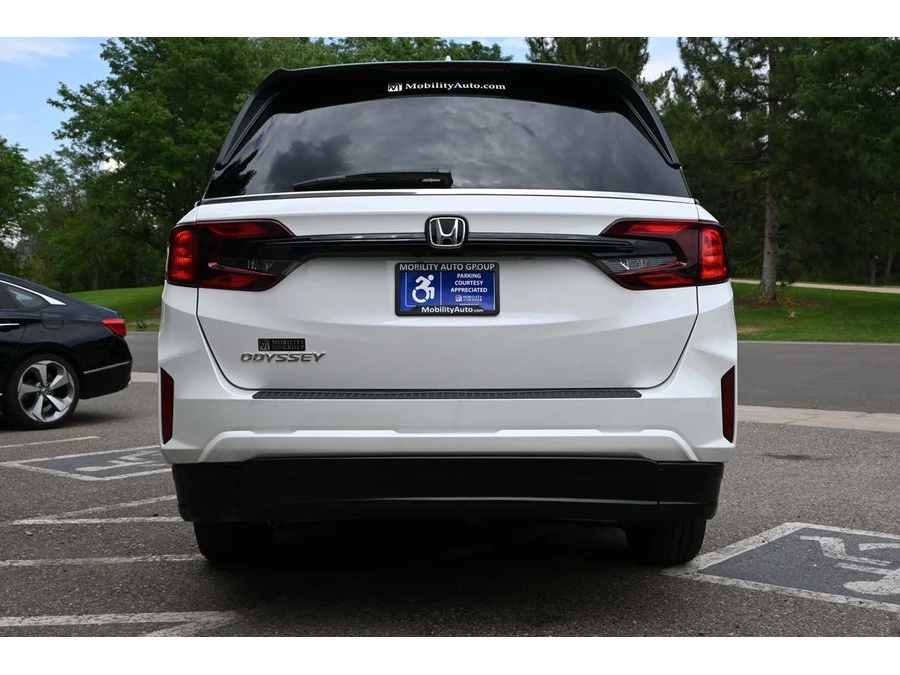 2025 Honda Odyssey - Image 7 of 12
