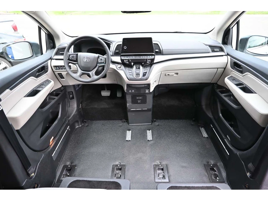 2025 Honda Odyssey - Image 21 of 21