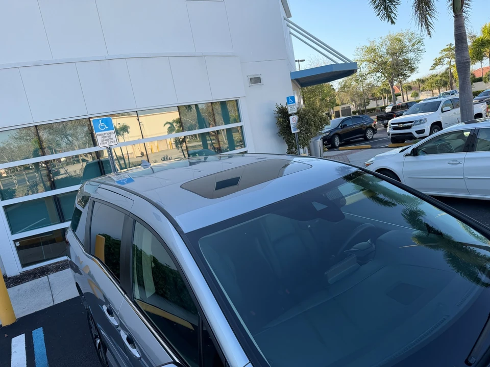 2025 Honda Odyssey - Image 12 of 21