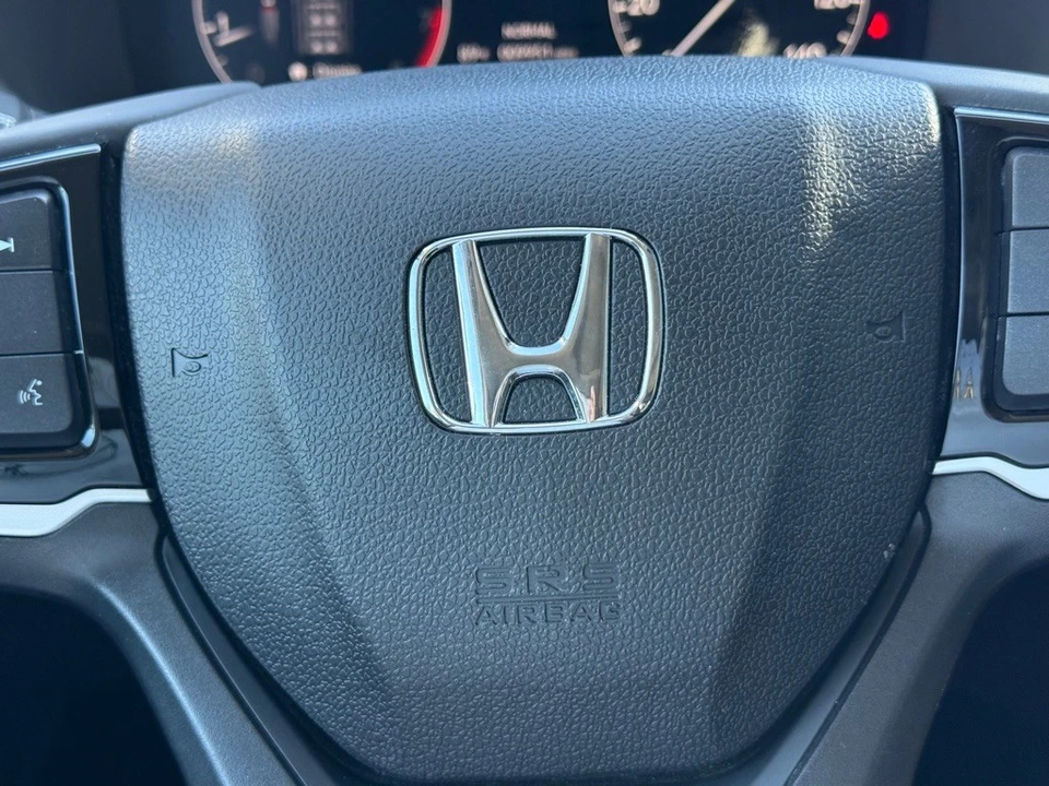 2025 Honda Odyssey - Image 16 of 21