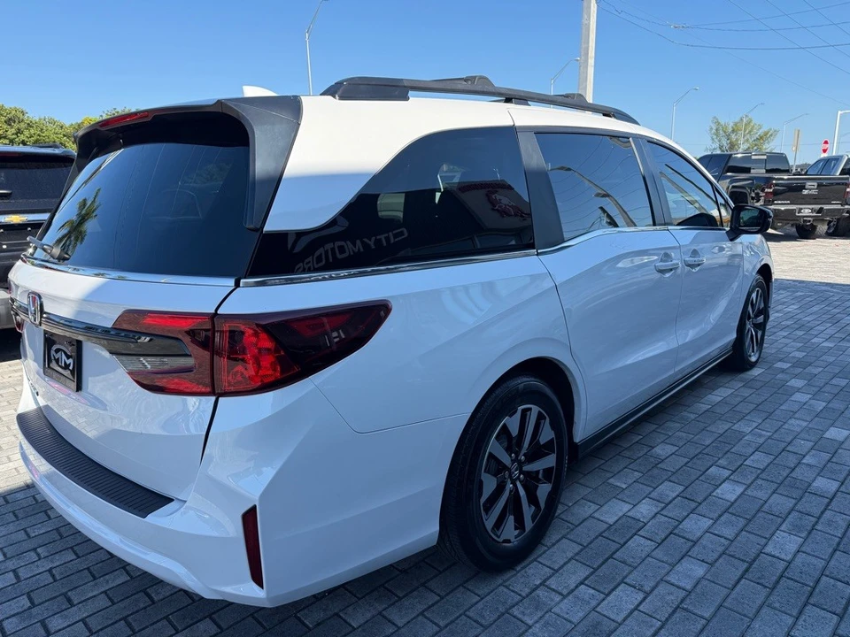2025 Honda Odyssey - Image 10 of 21