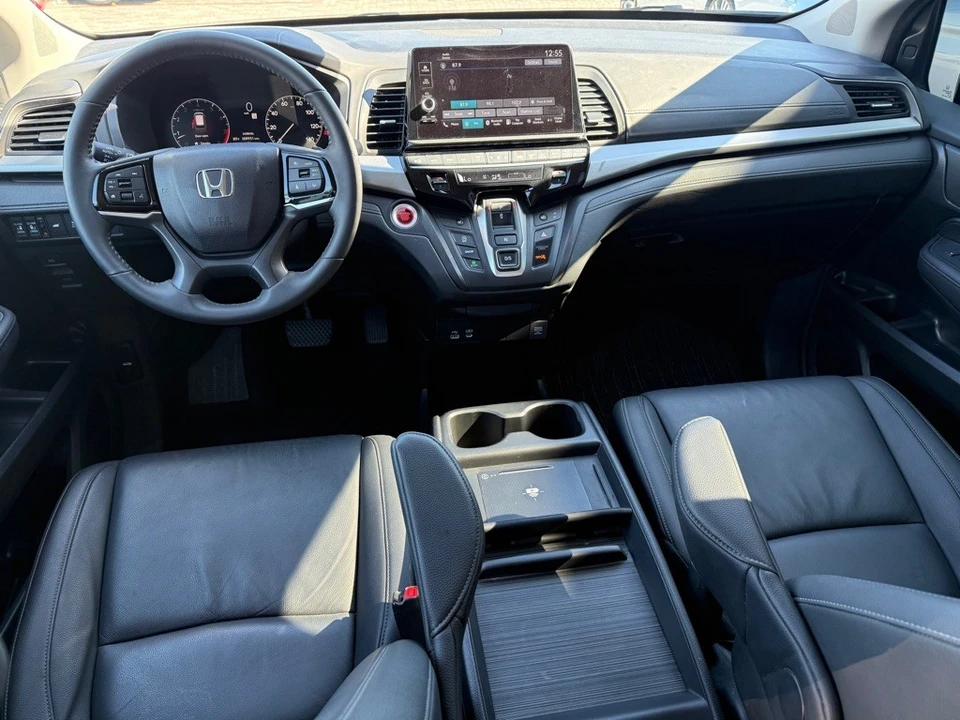 2025 Honda Odyssey - Image 14 of 21