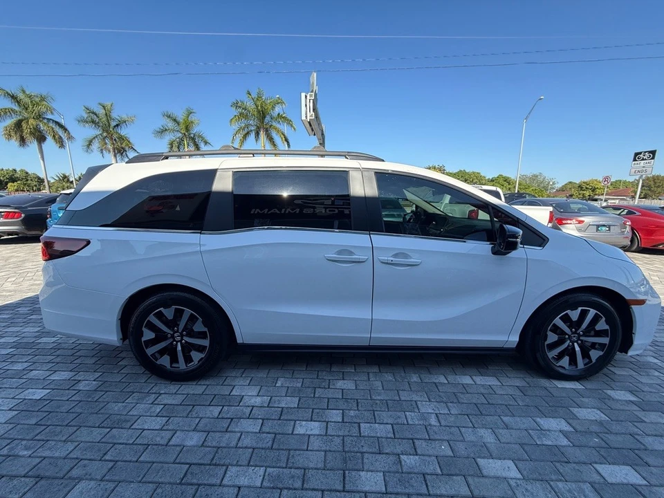 2025 Honda Odyssey - Image 11 of 21