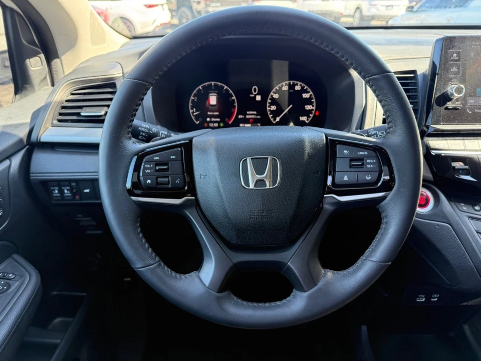 2025 Honda Odyssey - Image 12 of 21