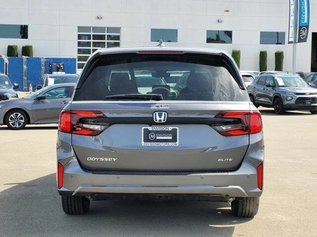 2025 Honda Odyssey - Image 6 of 12