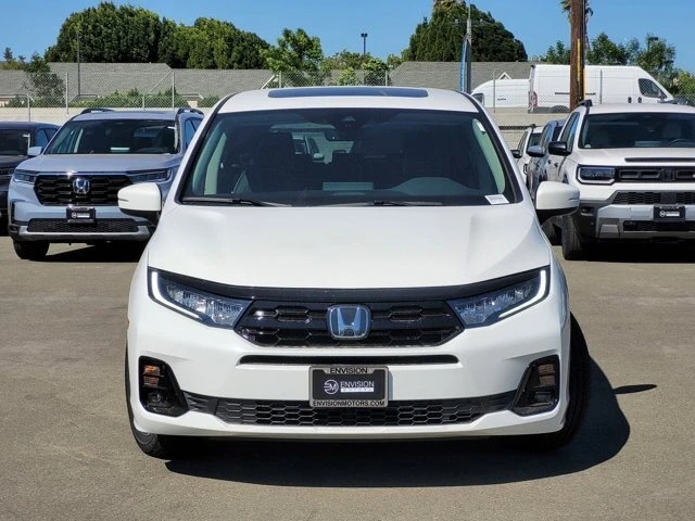 2025 Honda Odyssey - Image 2 of 12