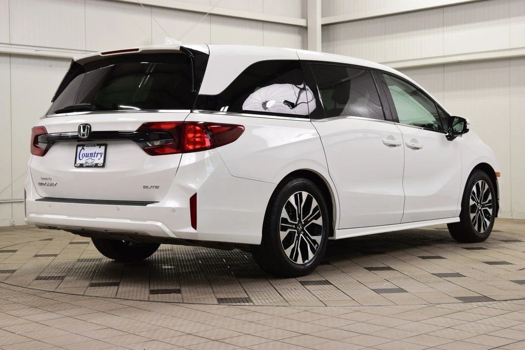 2025 Honda Odyssey - Image 8 of 21
