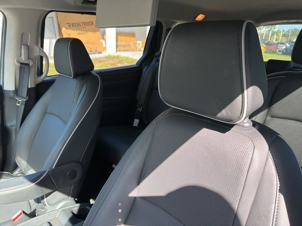 2025 Honda Odyssey - Image 10 of 12