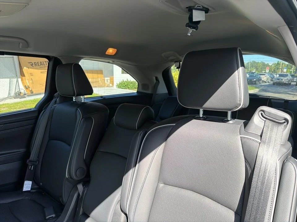 2025 Honda Odyssey - Image 11 of 12