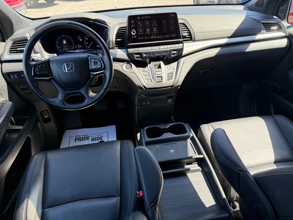2025 Honda Odyssey - Image 13 of 21