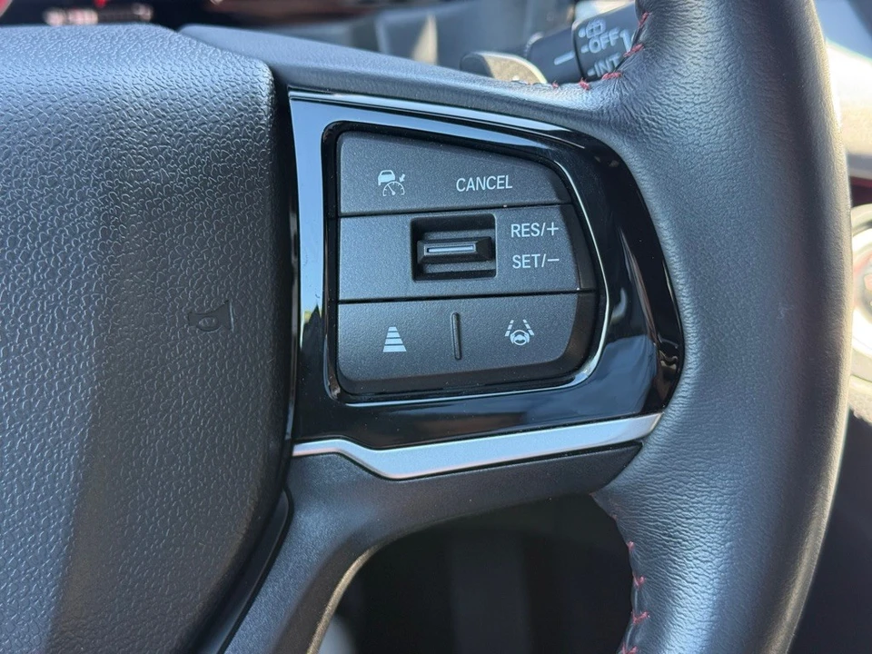 2025 Honda Odyssey - Image 18 of 21
