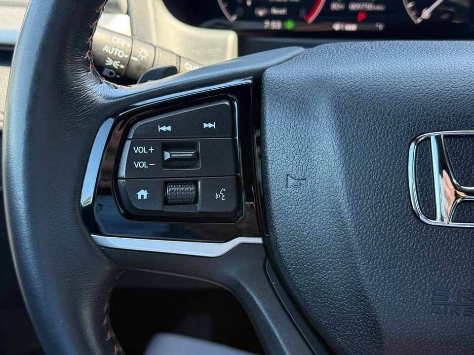 2025 Honda Odyssey - Image 16 of 21