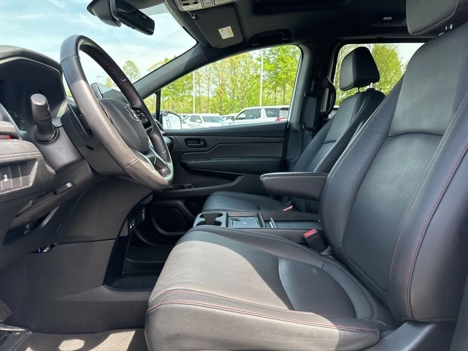 2025 Honda Odyssey - Image 9 of 21