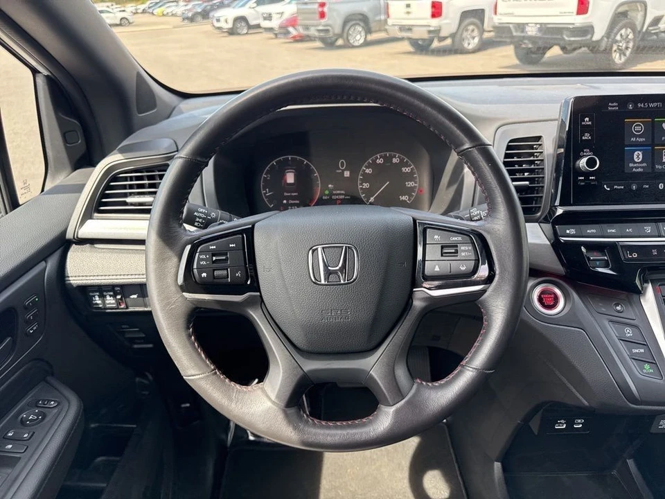 2025 Honda Odyssey - Image 18 of 21