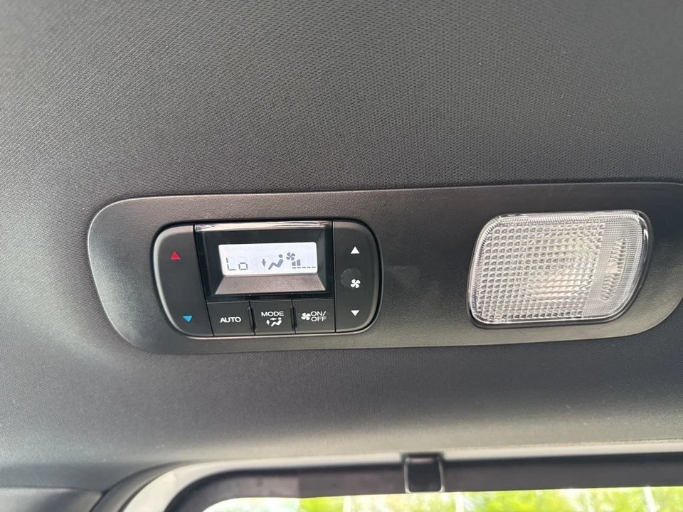 2025 Honda Odyssey - Image 16 of 21