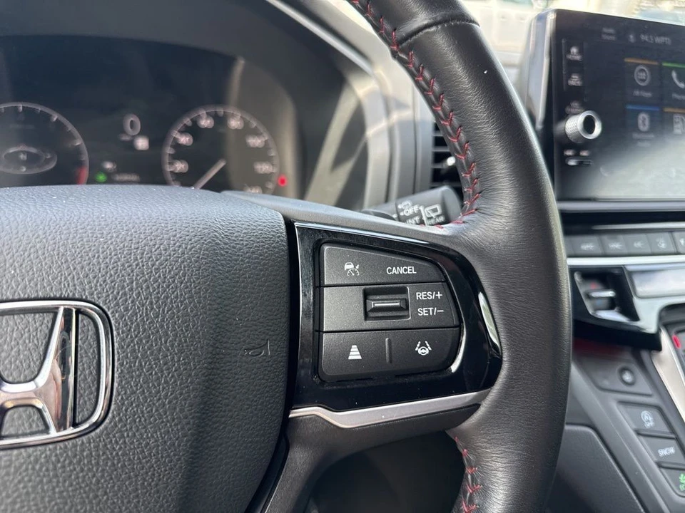 2025 Honda Odyssey - Image 20 of 21