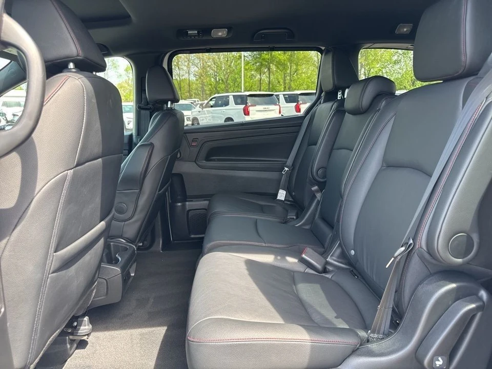 2025 Honda Odyssey - Image 14 of 21