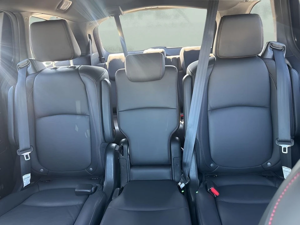 2025 Honda Odyssey - Image 13 of 21