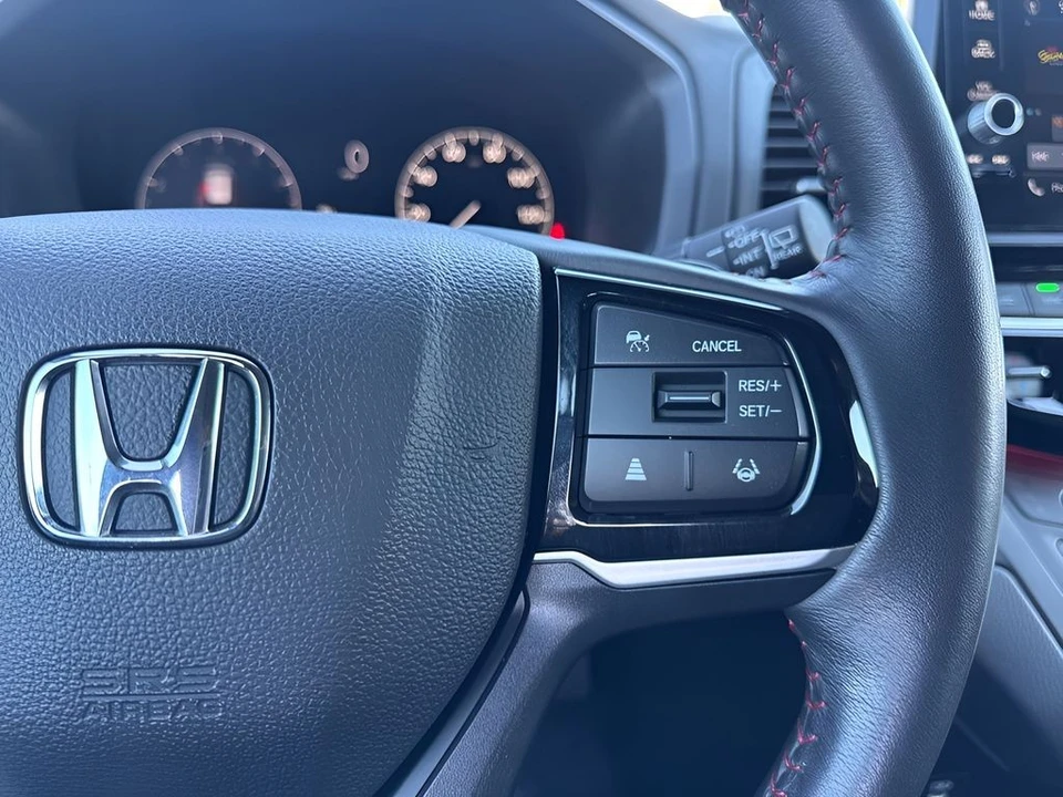 2025 Honda Odyssey - Image 18 of 21