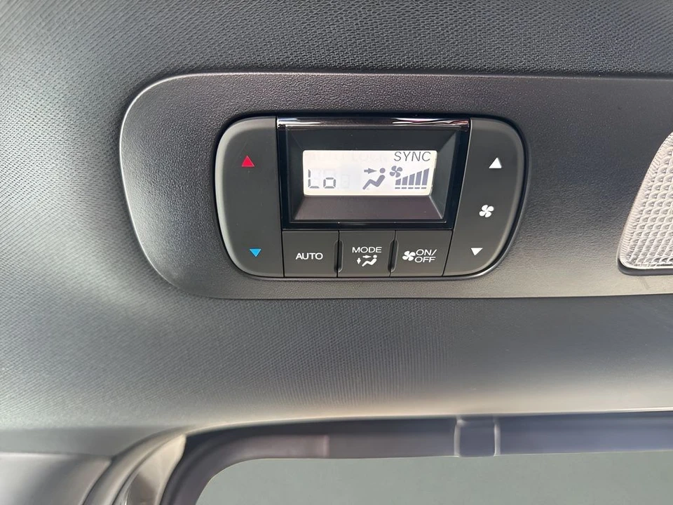 2025 Honda Odyssey - Image 14 of 21