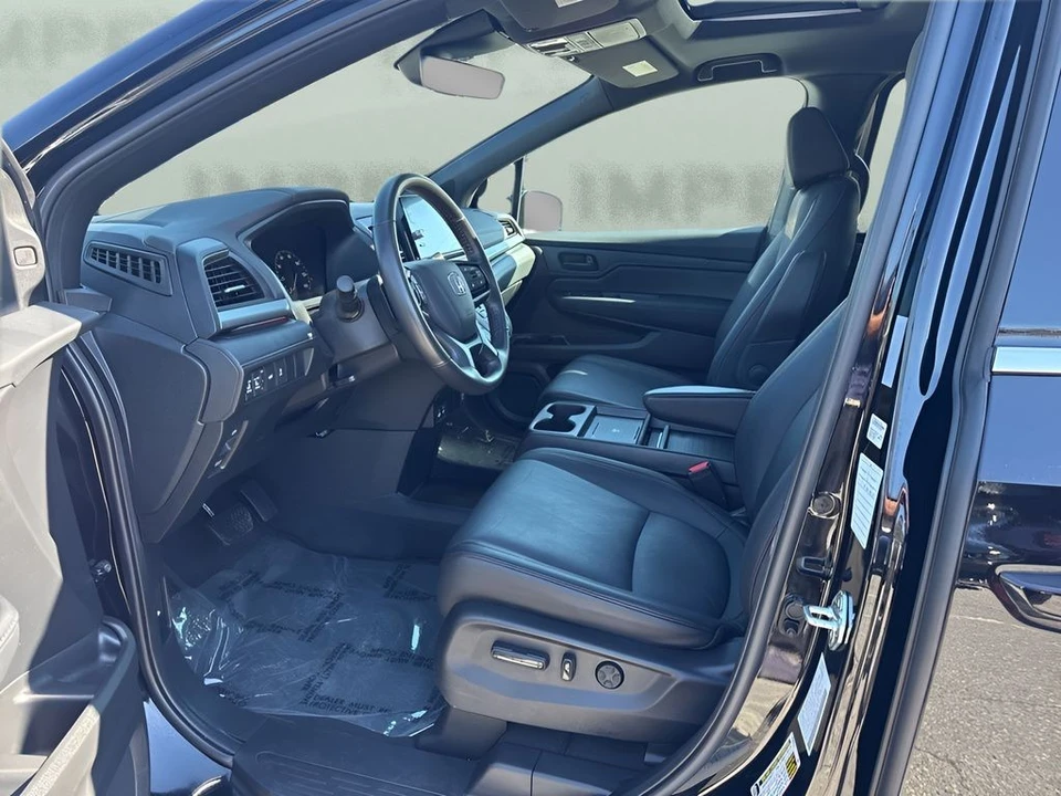 2025 Honda Odyssey - Image 9 of 21
